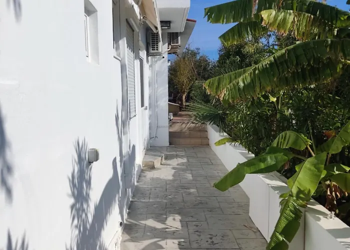 Ioanna κοντά στη θάλασσα. كولومبيا